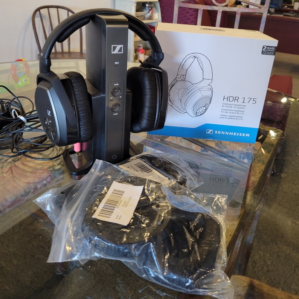 Sennheiser wireless headphones system, 1 additional headphone and 2 pr ear pads